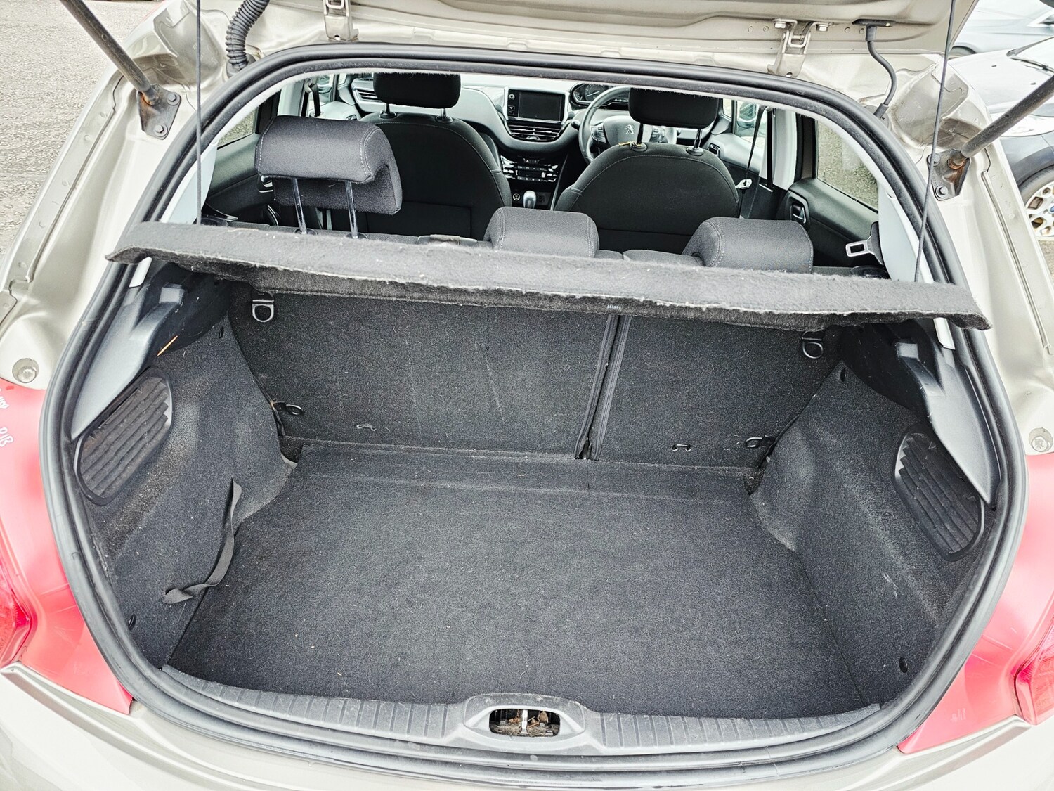 Used Peugeot 208 2012 for sale - 77364056: Photo 7