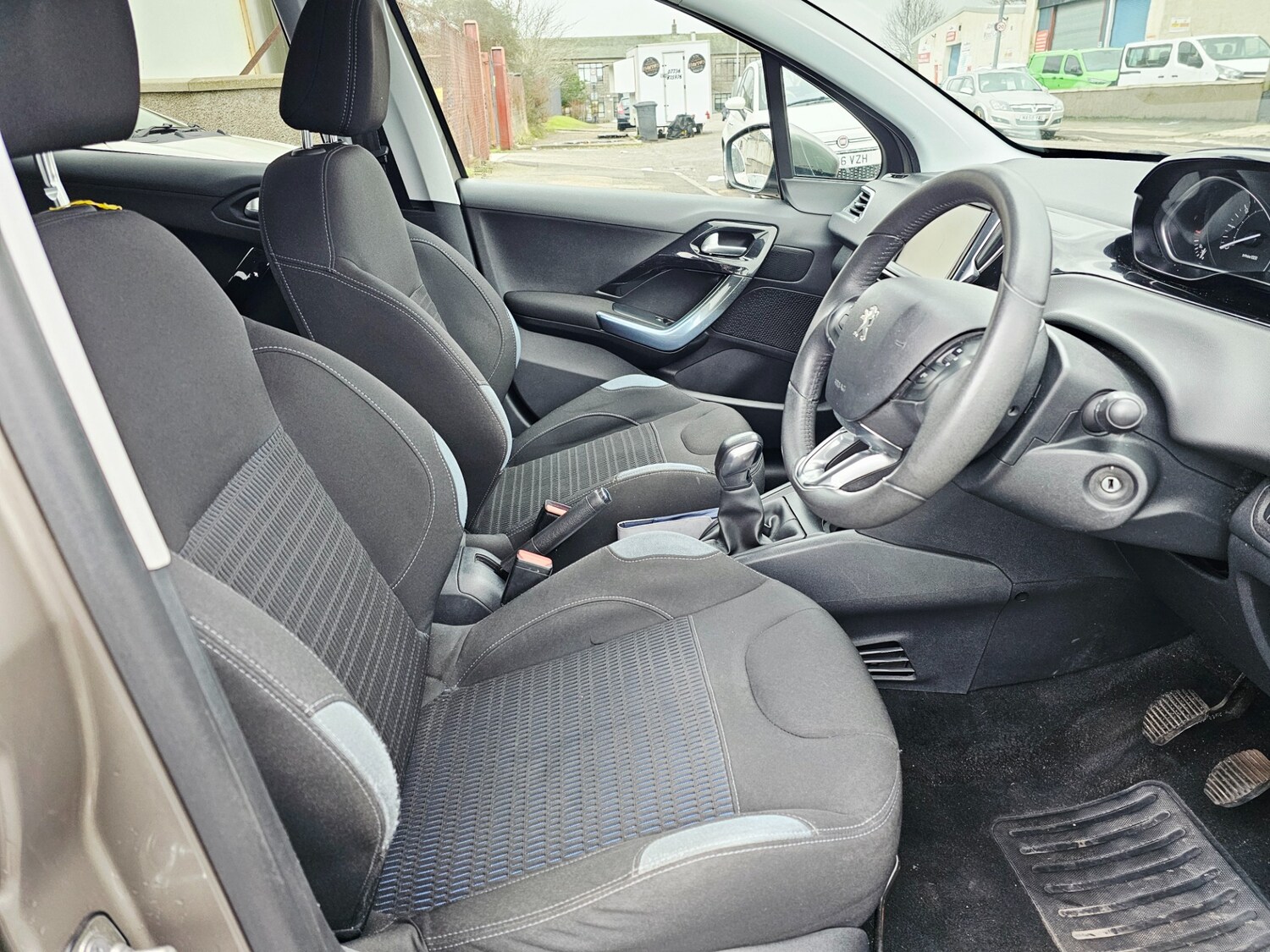 Used Peugeot 208 2012 for sale - 77364056: Photo 9