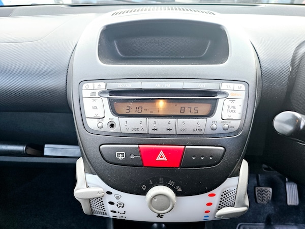 Used Toyota AYGO 2013 for sale - 76127730: Photo 11