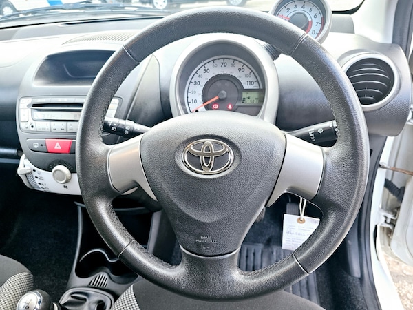 Used Toyota AYGO 2013 for sale - 76127730: Photo 13