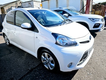 Used Toyota AYGO 2013 for sale - 76127730: Photo 2