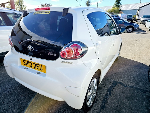 Used Toyota AYGO 2013 for sale - 76127730: Photo 3