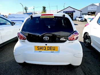 Used Toyota AYGO 2013 for sale - 76127730: Photo 4