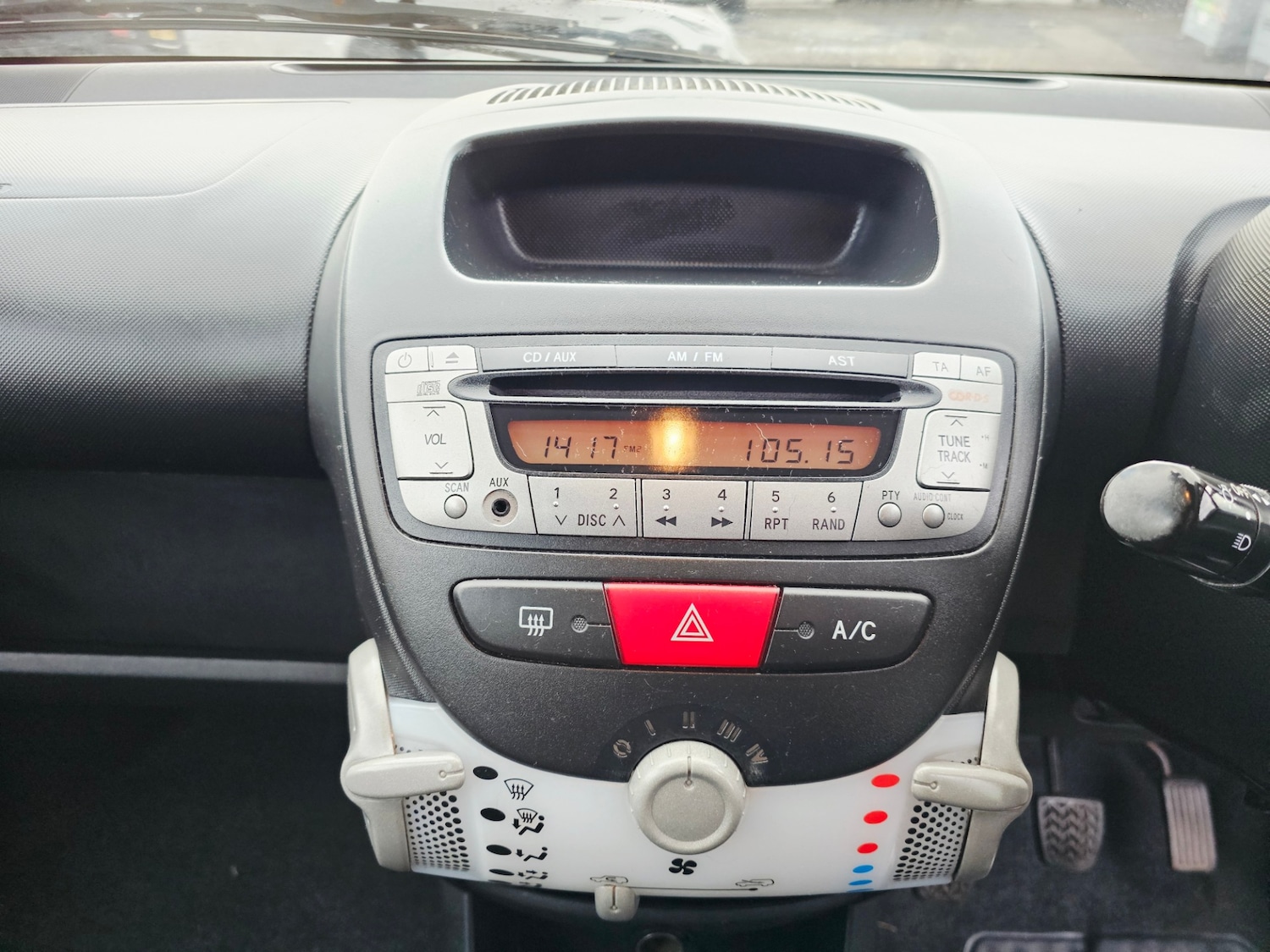 Used Peugeot 107 2013 for sale - 76590198: Photo 11