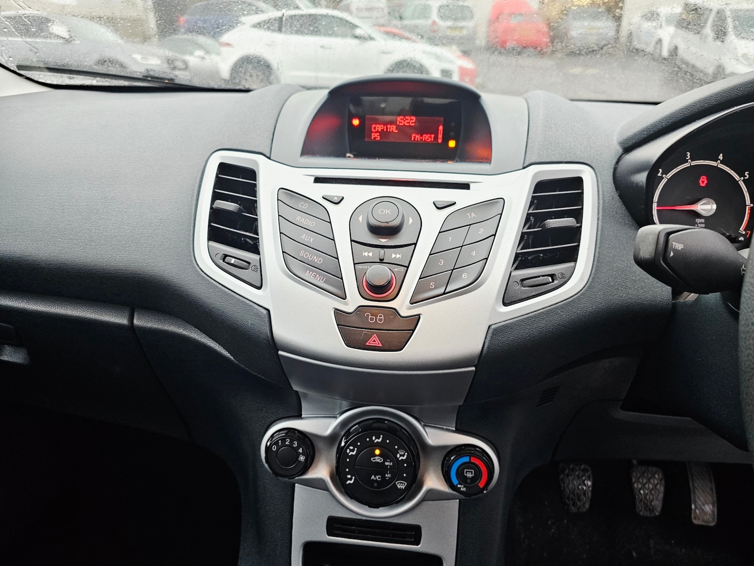 Used Ford Fiesta 2012 for sale - 76505167: Photo 11