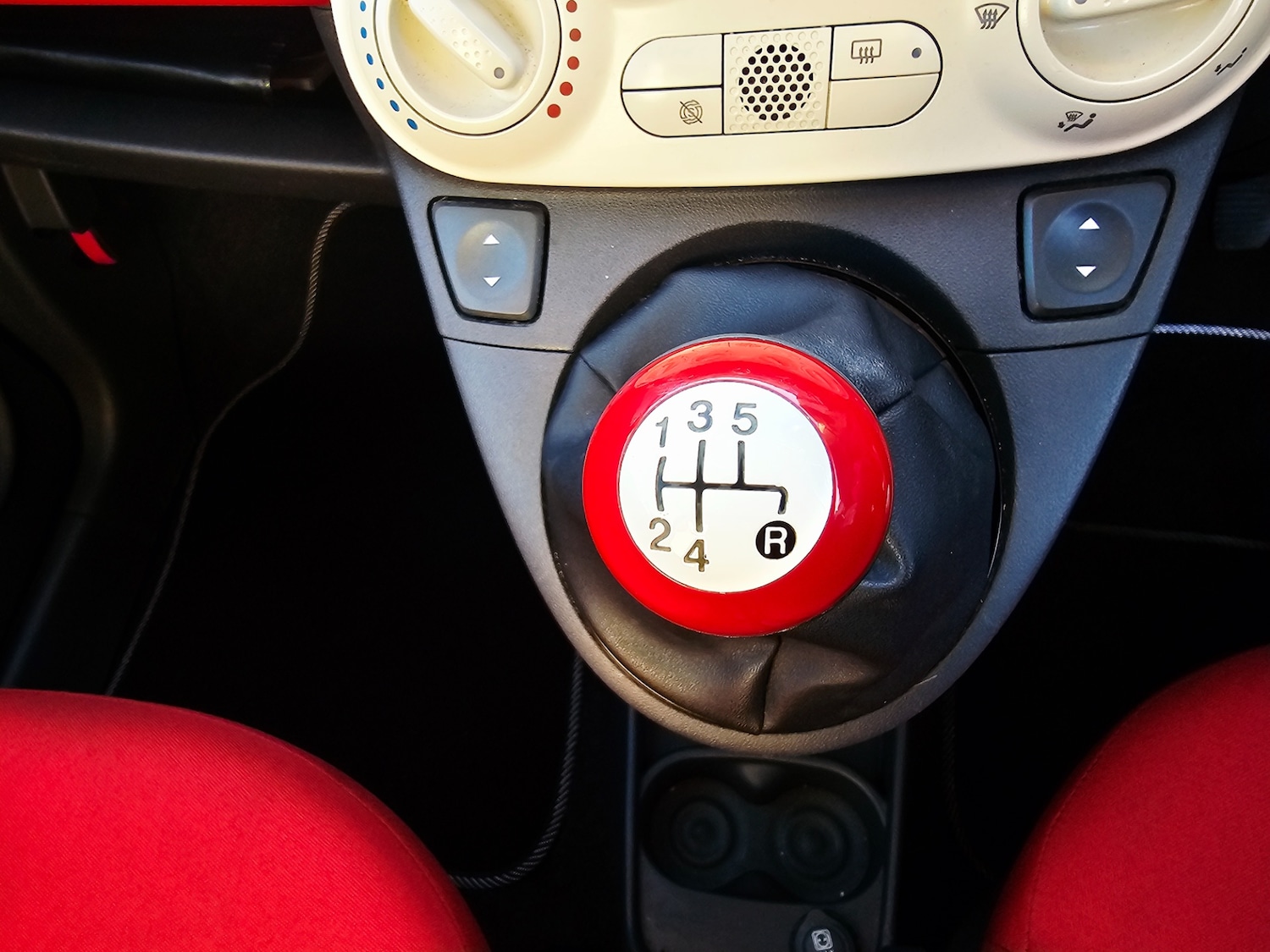 Used Fiat 500 2014 for sale - 77778750: Photo 9