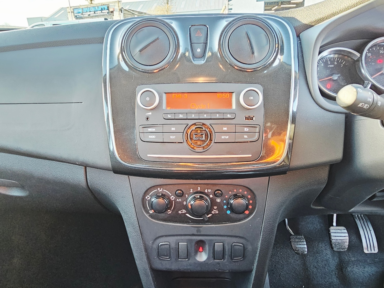 Used Dacia Sandero 2017 for sale - 76709805: Photo 11