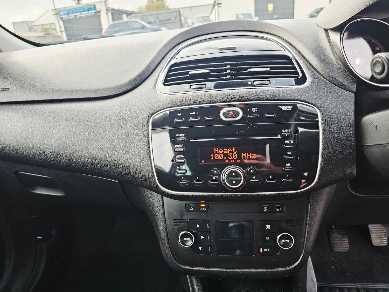 Used Fiat Punto 2014 for sale - 76309796: Photo 11