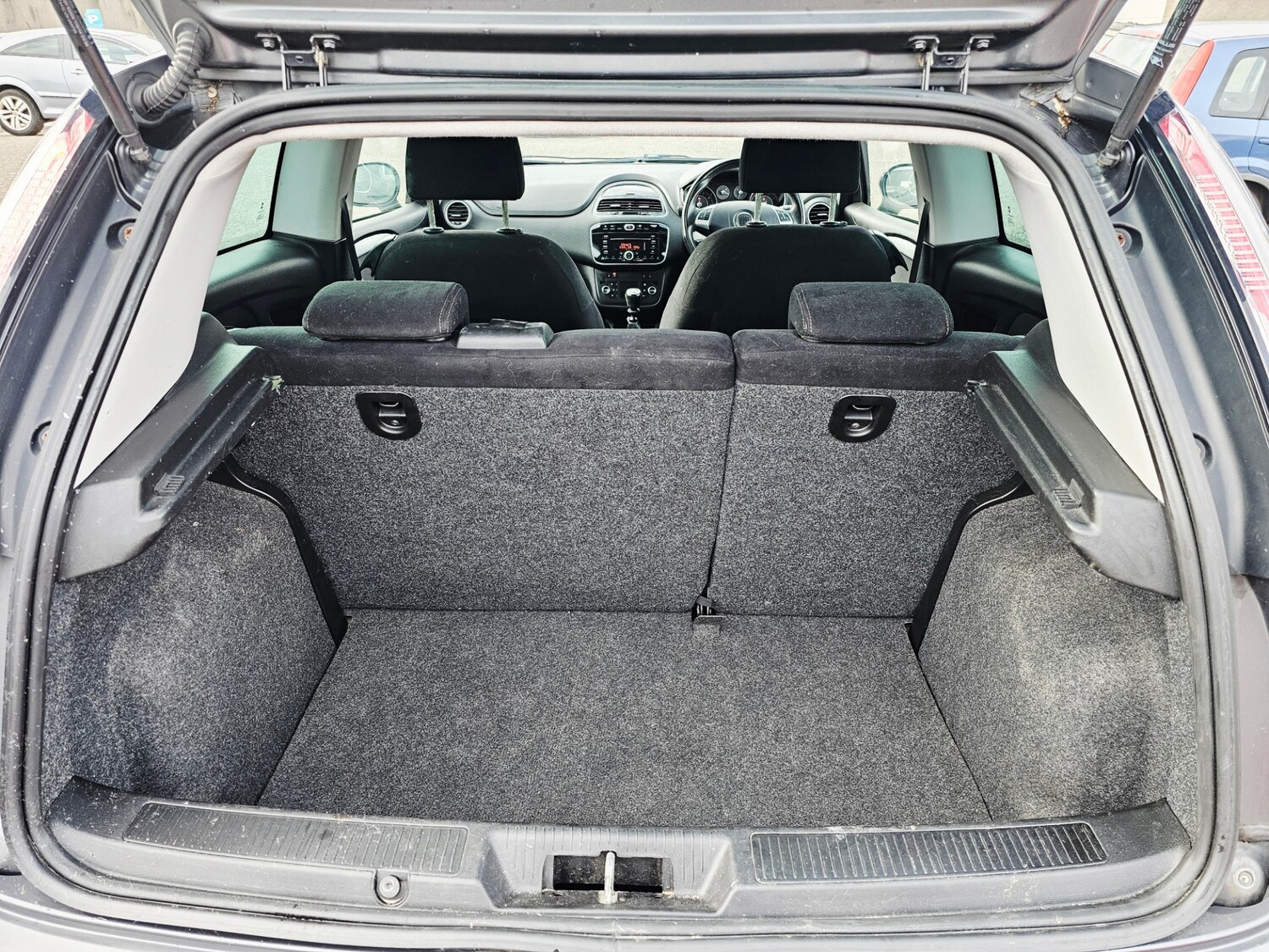 Used Fiat Punto 2014 for sale - 76309796: Photo 7