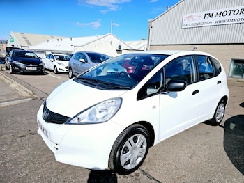 Used Honda Jazz 2014 for sale - 76193301: Photo 2