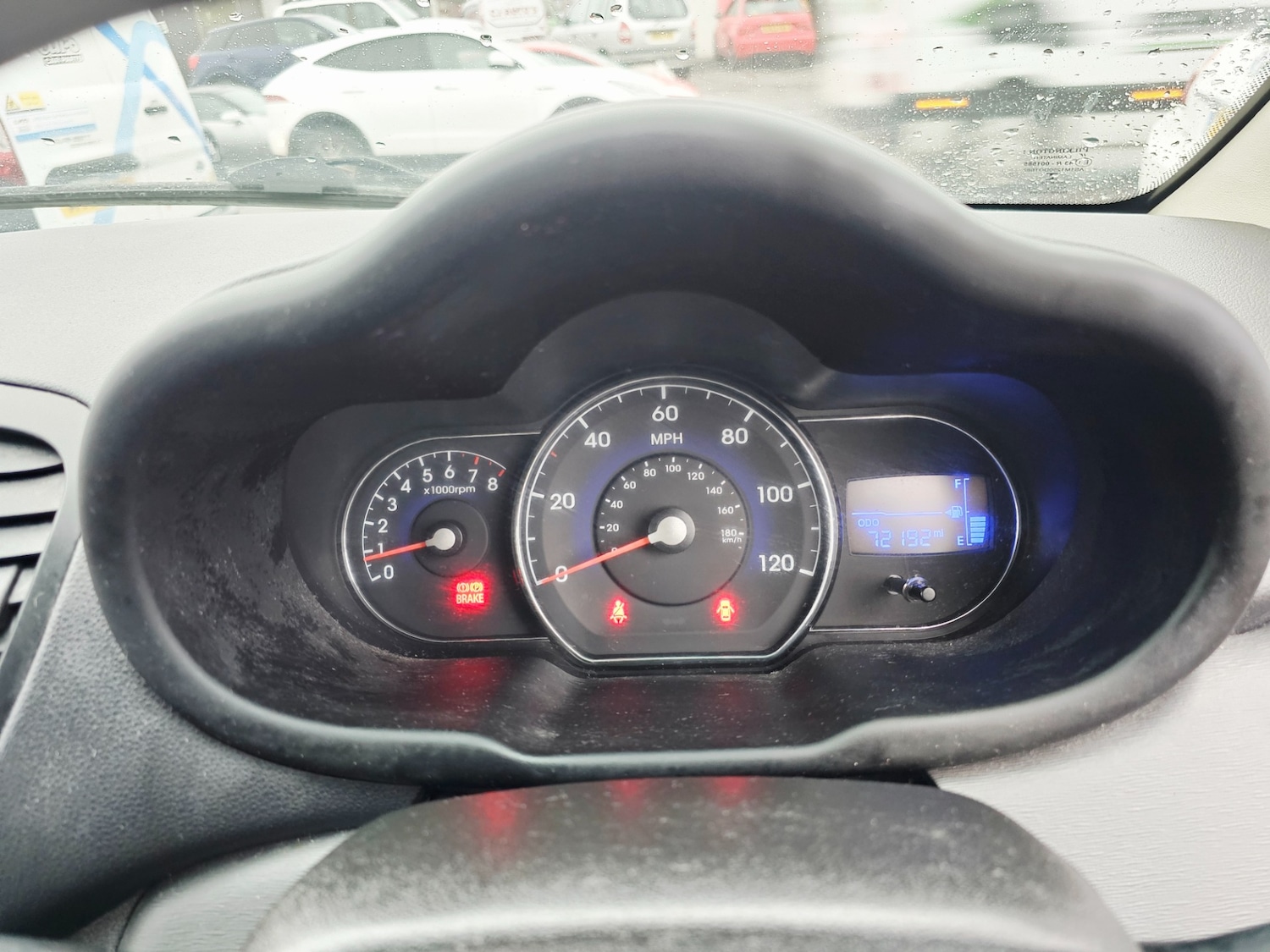 Used Hyundai i10 2013 for sale - 76518523: Photo 13