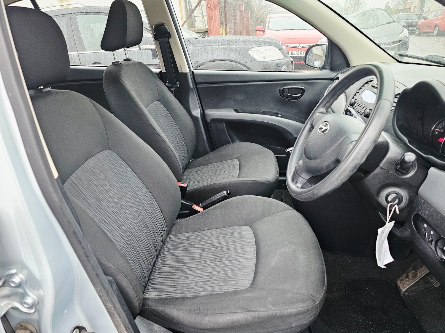 Used Hyundai i10 2013 for sale - 76518523: Photo 9