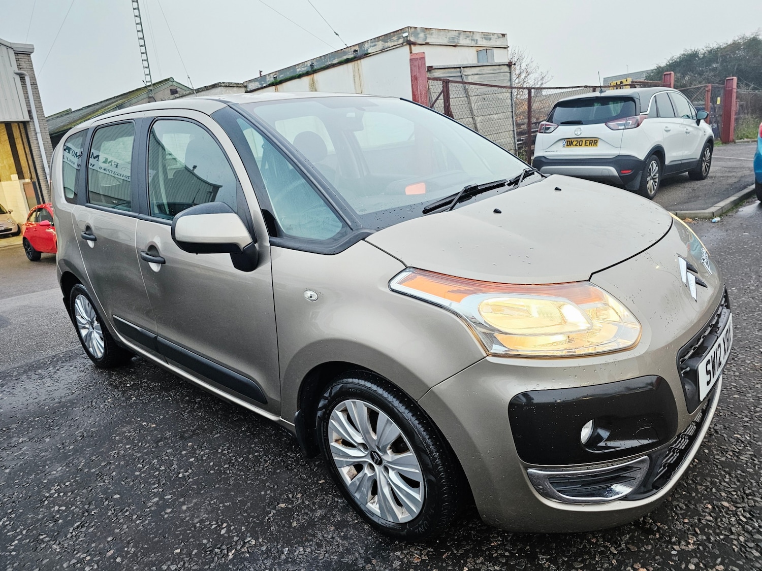 Used Citroen C3 Picasso 2012 for sale - 76739168: Photo 2