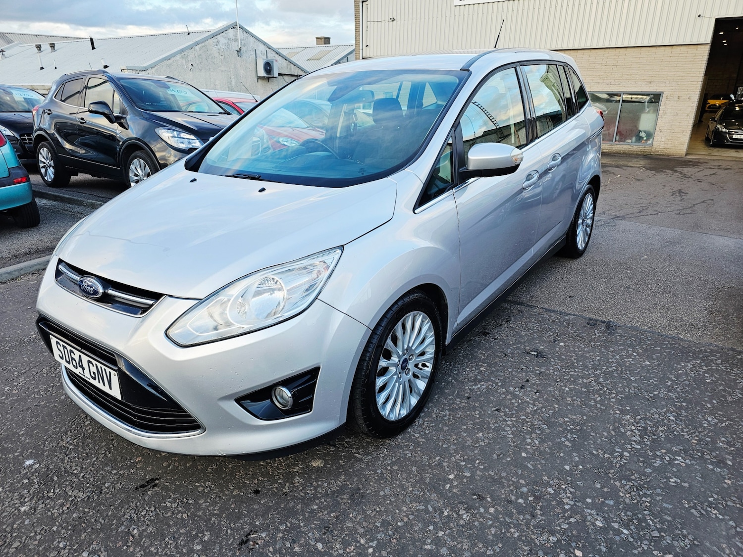 Used Ford Grand C-Max 2014 for sale - 77890459: Photo 2