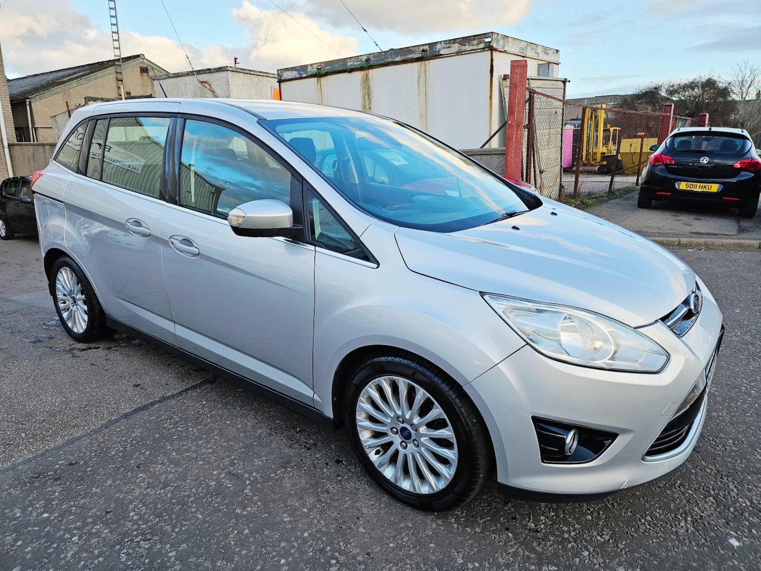 Used Ford Grand C-Max 2014 for sale - 77890459: Photo 6
