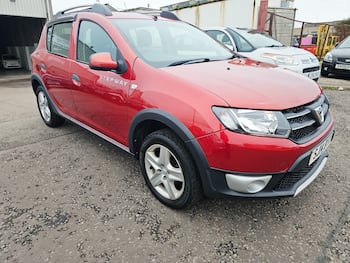Used Dacia Sandero Stepway 2014 for sale - 79684605: Photo