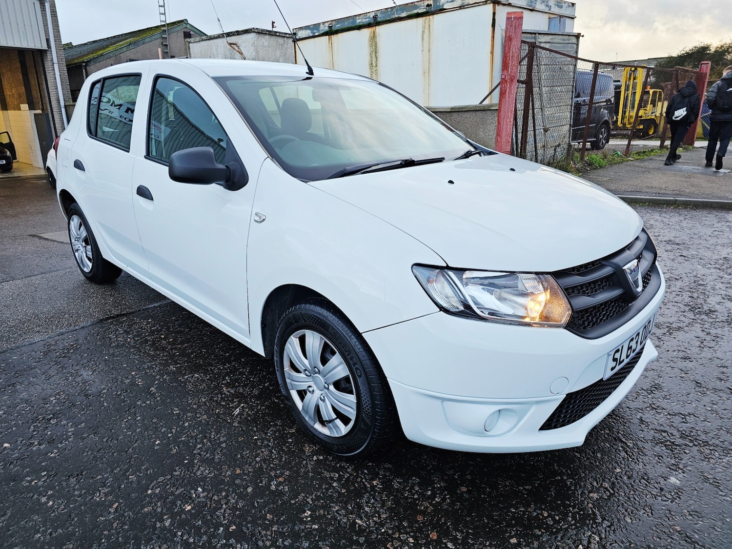 Used Dacia Sandero 2013 for sale - 76835965: Photo 2