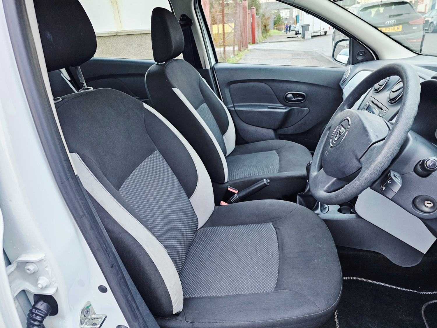 Used Dacia Sandero 2013 for sale - 76835965: Photo 8