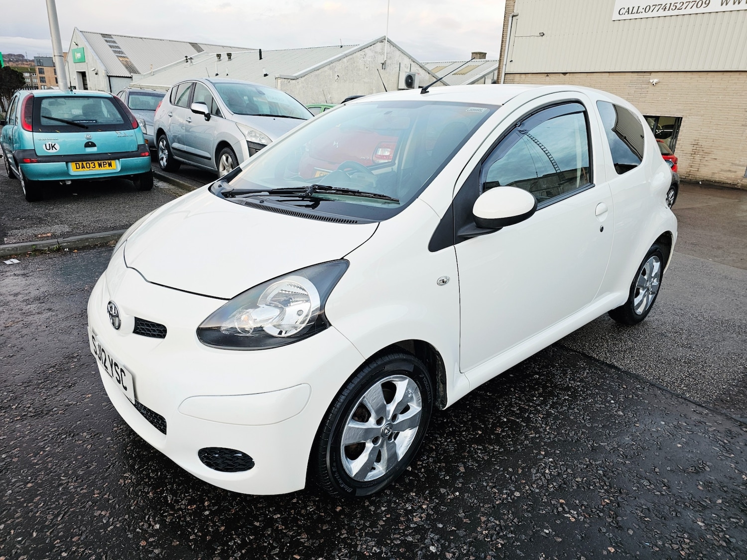 Used Toyota AYGO 2012 for sale - 76682519: Photo 2