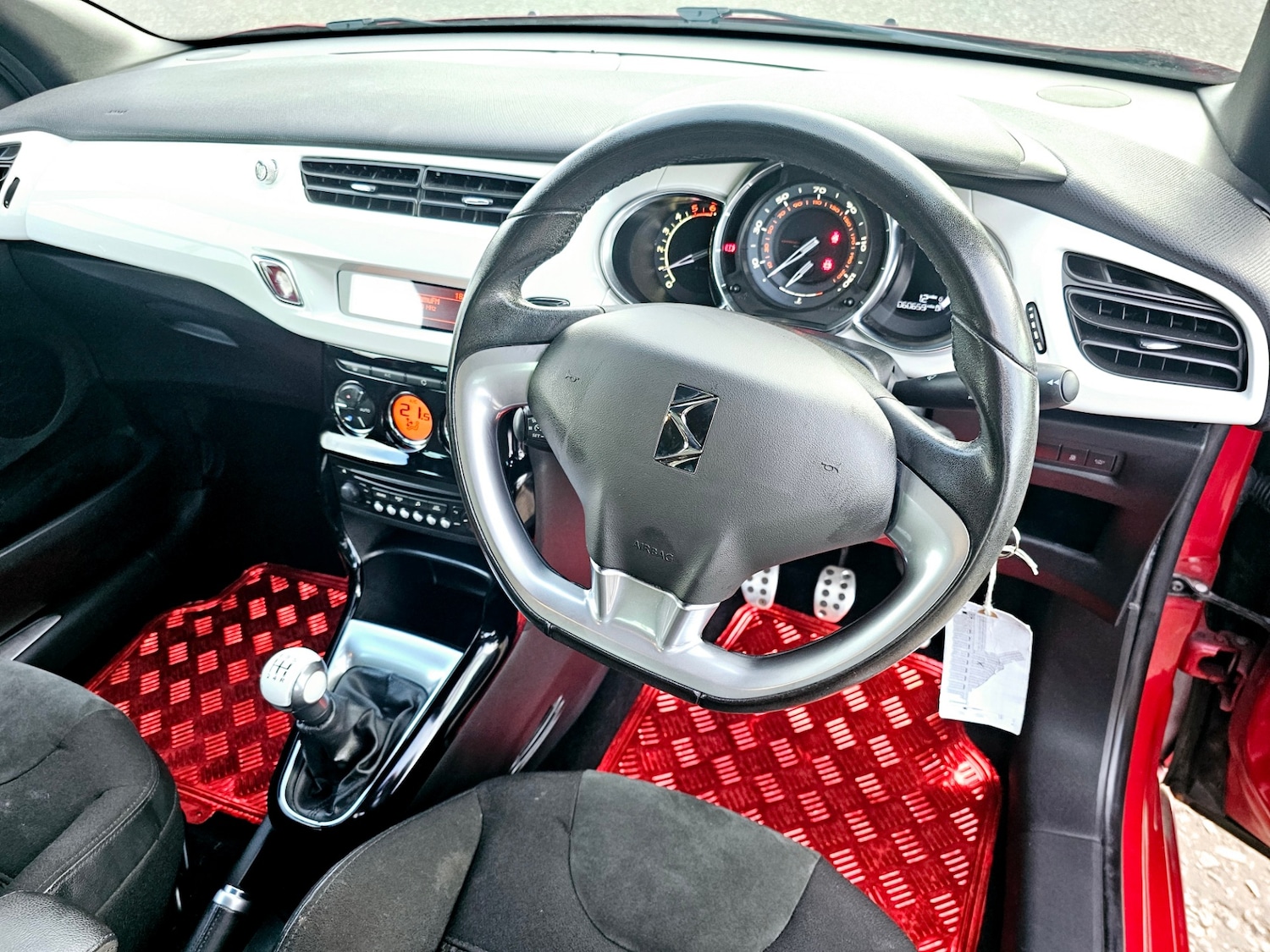 Used Citroen DS3 2015 for sale - 76077995: Photo 14