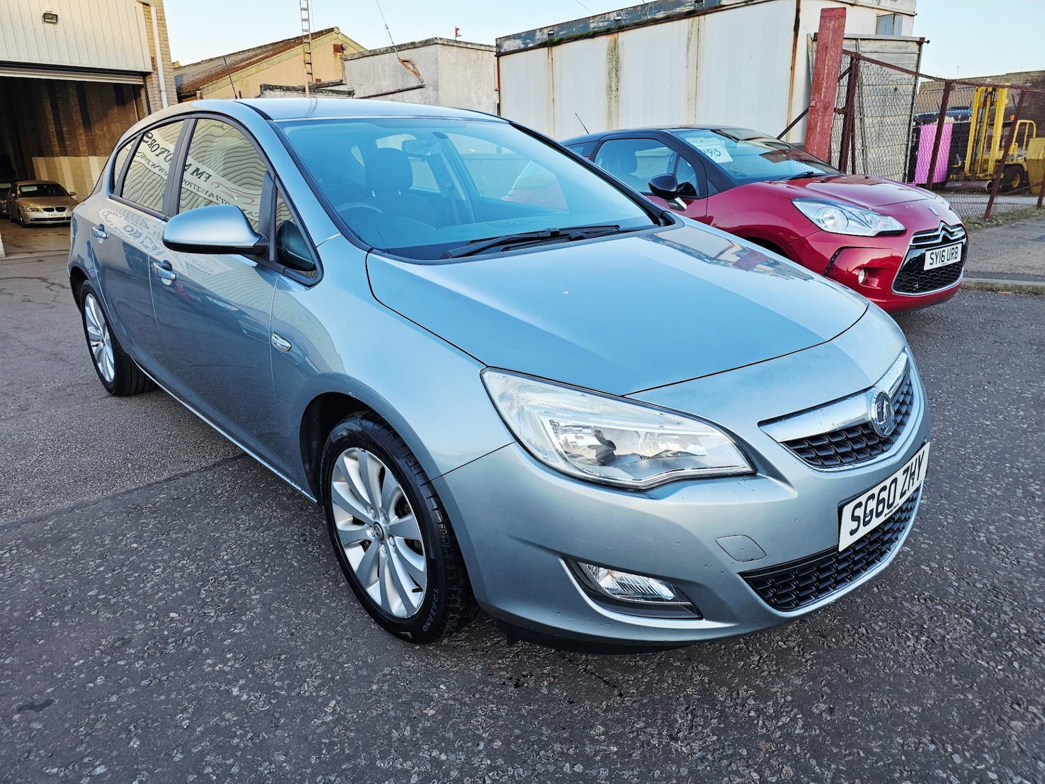 Used Vauxhall Astra 2010 for sale - 78055795: Photo 2