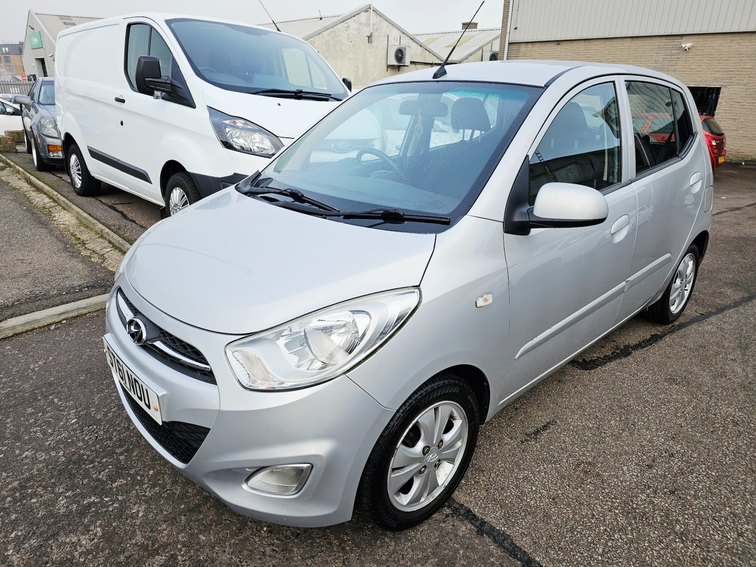 Used Hyundai i10 2011 for sale - 77579817: Photo 2