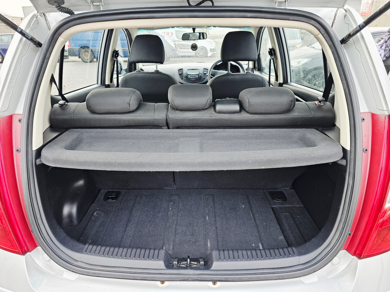 Used Hyundai i10 2011 for sale - 77579817: Photo 7