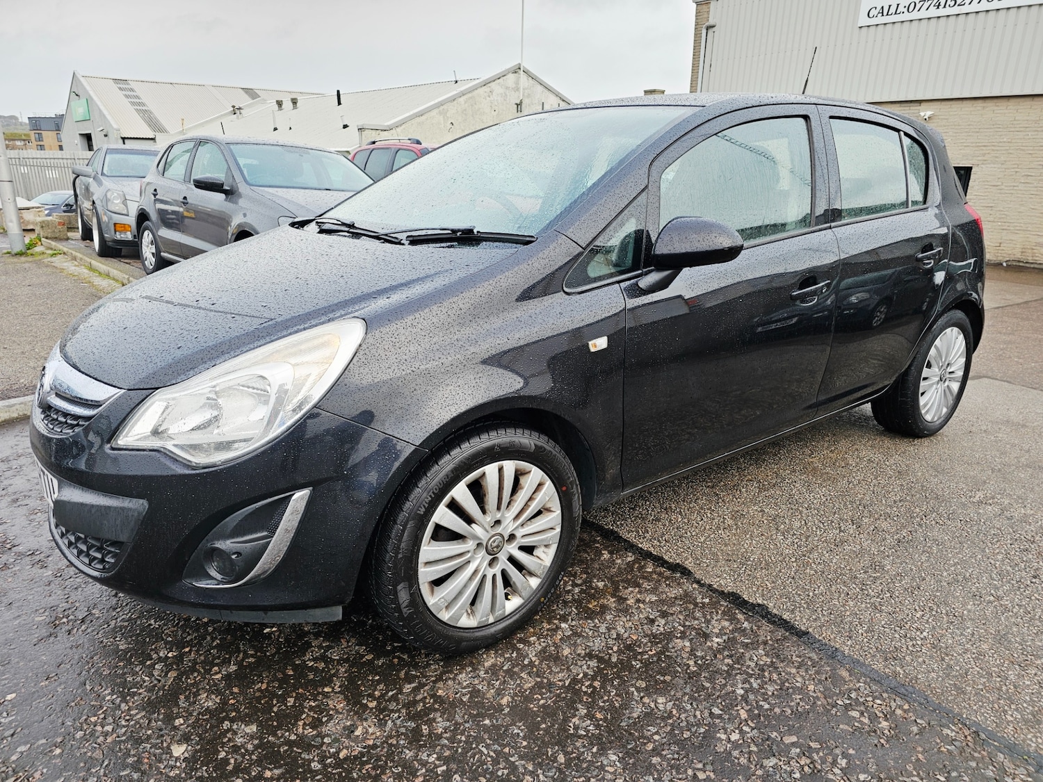 Used Vauxhall Corsa 2011 for sale - 76331149: Photo 2
