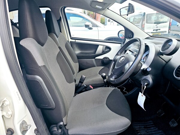 Used Toyota AYGO 2013 for sale - 76321791: Photo 9