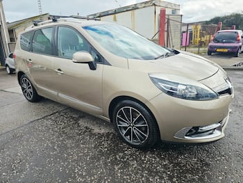 Used Renault Grand Scenic 2015 for sale - 79855398: Photo