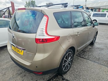 Used Renault Grand Scenic 2015 for sale - 79855398: Photo