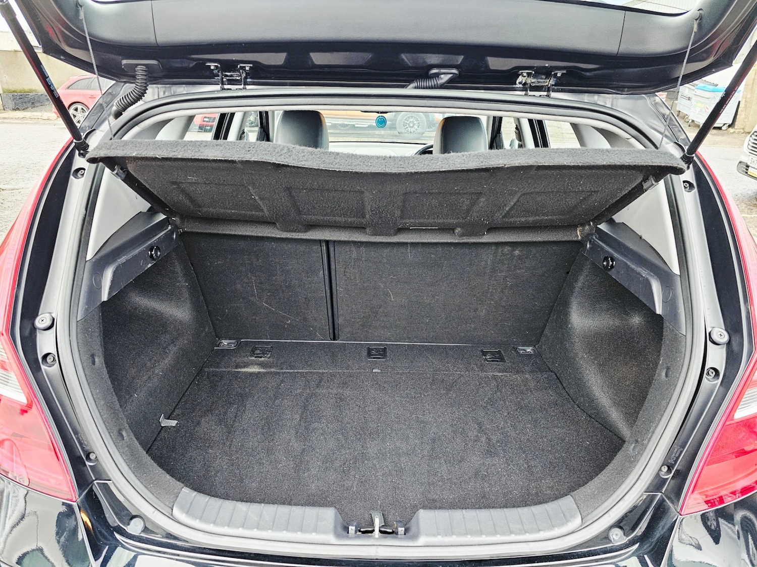 Used Hyundai i30 2011 for sale - 77034005: Photo 9