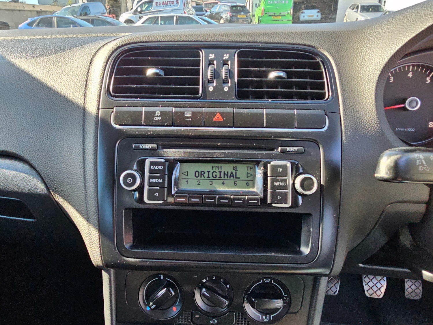 Used Volkswagen Polo 2010 for sale - 76415310: Photo 11