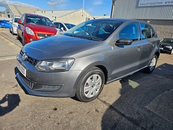 Used Volkswagen Polo 2010 for sale - 76415310: Photo