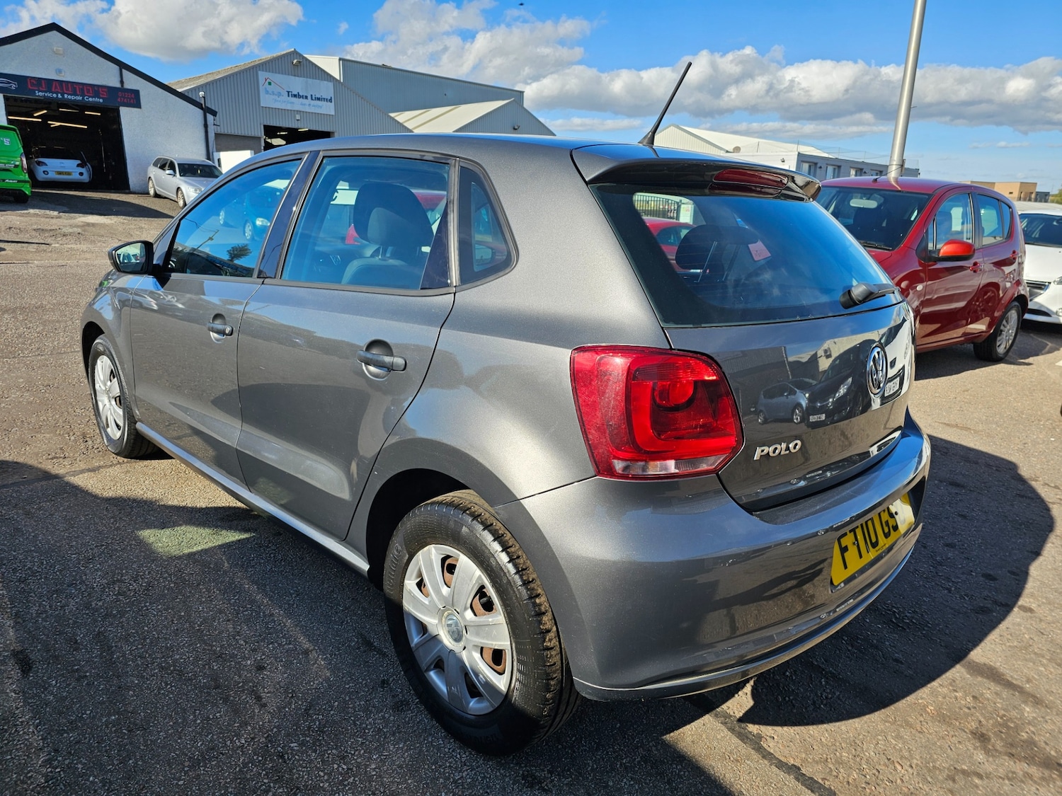 Used Volkswagen Polo 2010 for sale - 76415310: Photo 3