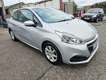 Used Peugeot 208 2016 for sale - 78682165: Photo