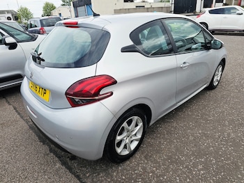 Used Peugeot 208 2016 for sale - 78682165: Photo
