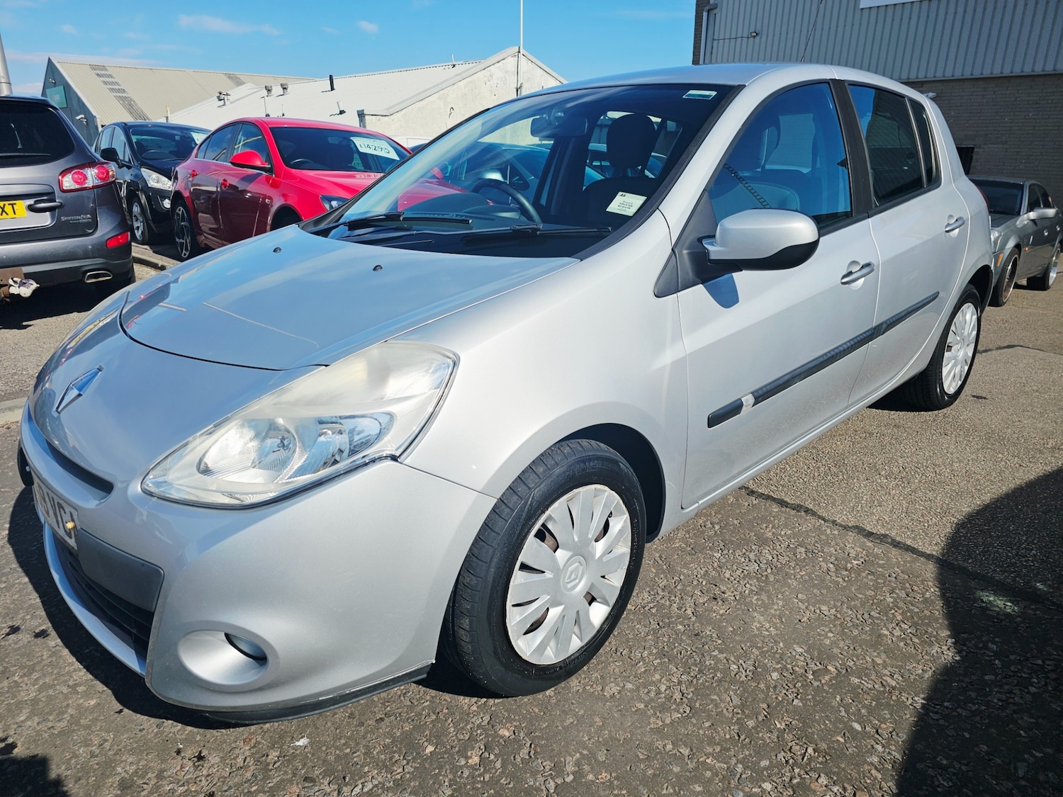Used Renault Clio 2010 for sale - 78166693: Photo 2