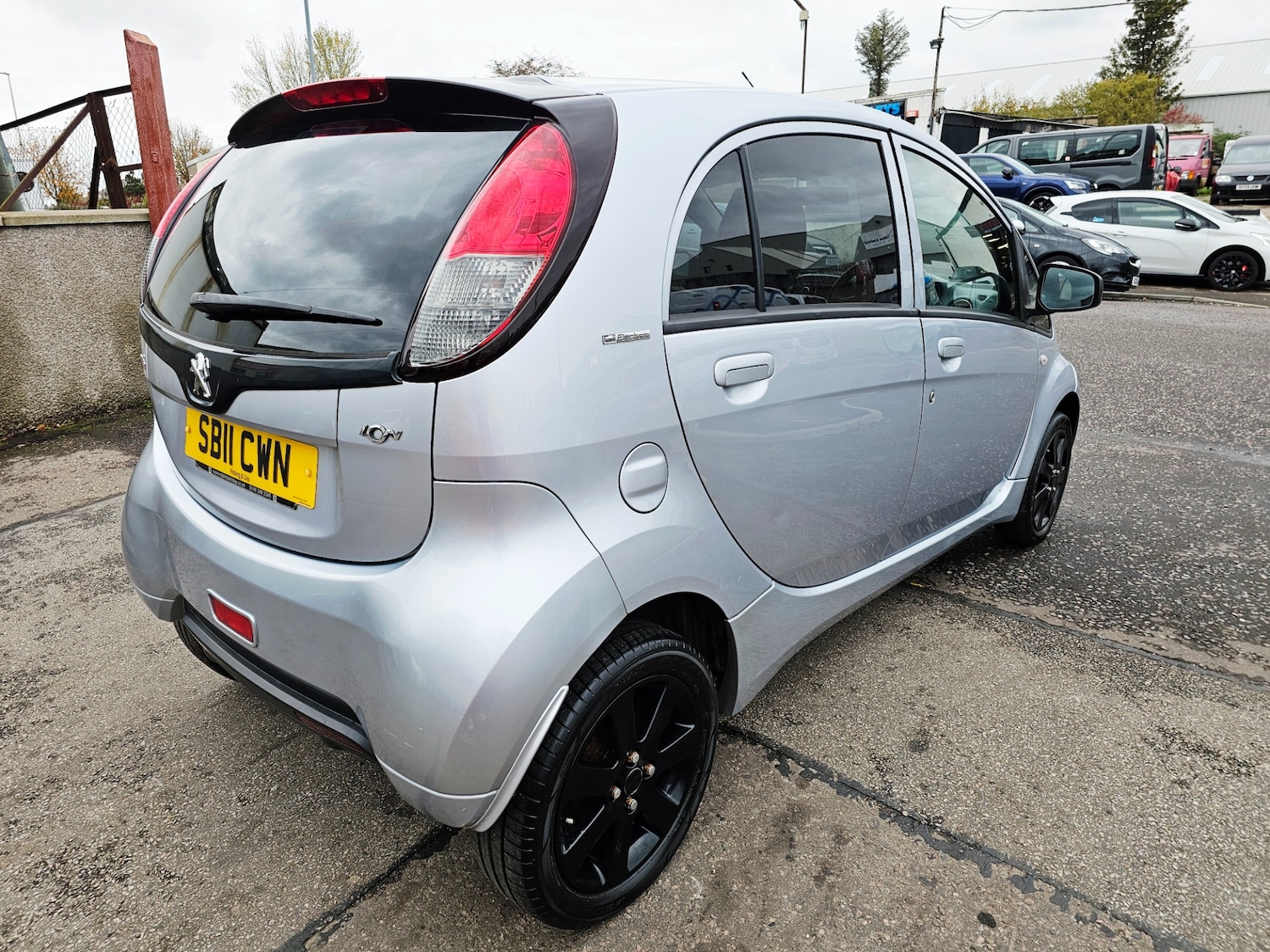 Used Peugeot iOn 2011 for sale - 76309639: Photo 3