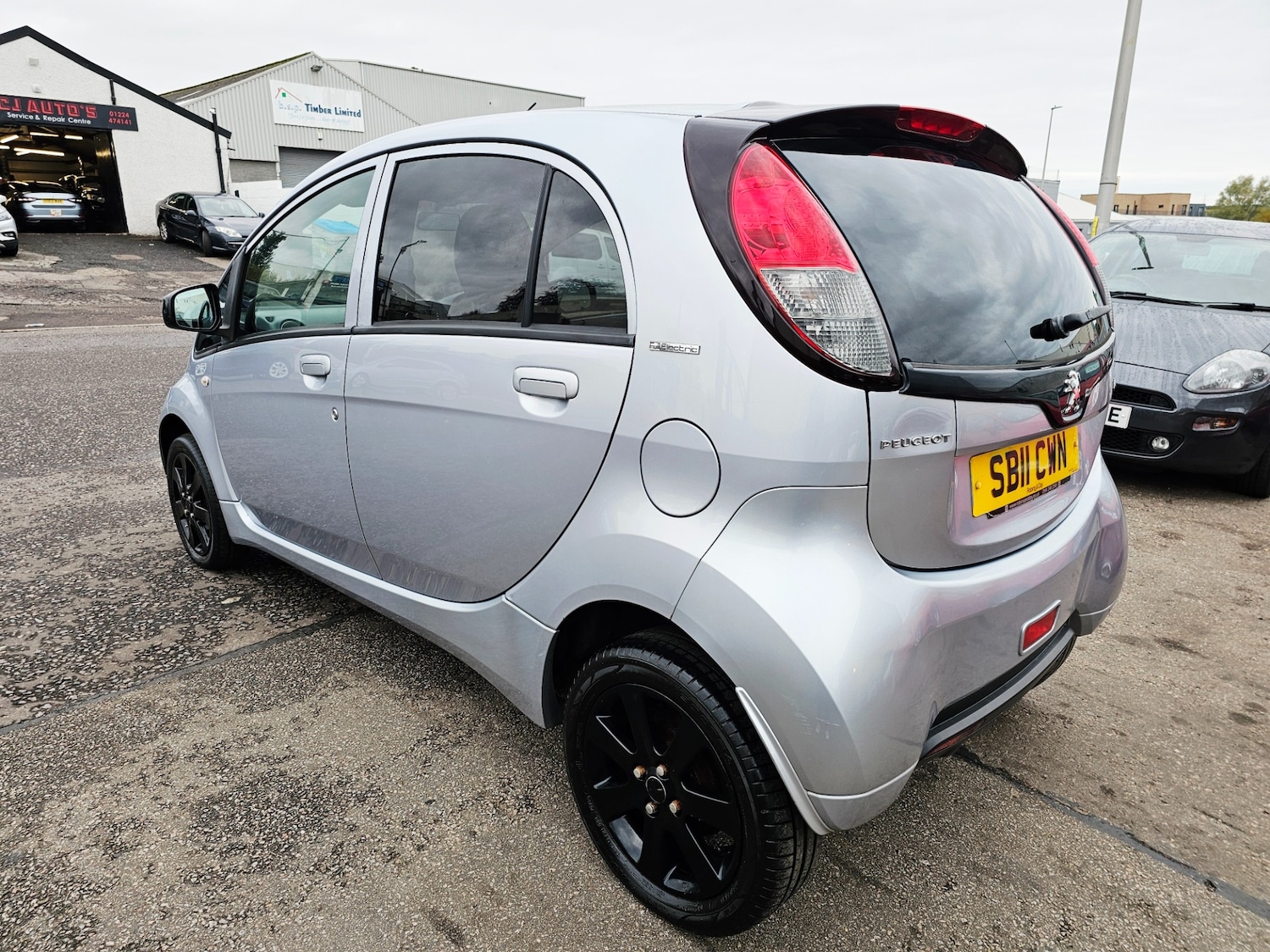 Used Peugeot iOn 2011 for sale - 76309639: Photo 5