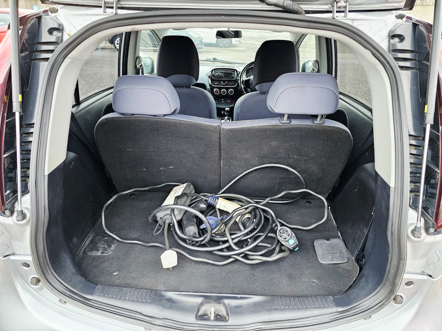 Used Peugeot iOn 2011 for sale - 76309639: Photo 8