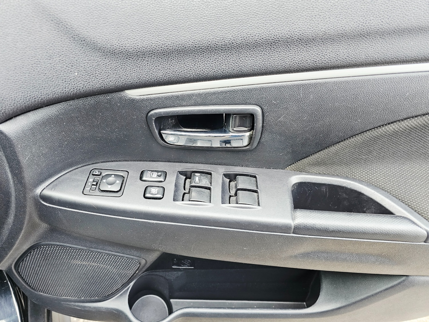 Used Mitsubishi ASX 2012 for sale - 77618924: Photo 14