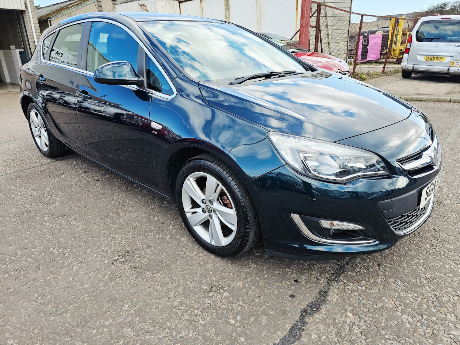Used Vauxhall Astra 2014 for sale - 78107752: Photo 2
