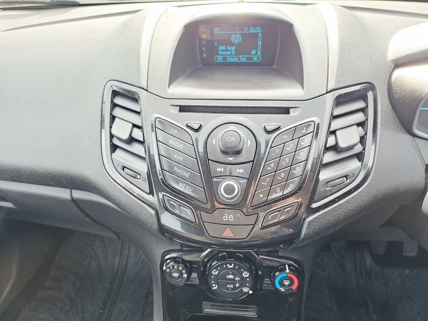 Used Ford Fiesta 2013 for sale - 78123364: Photo 11