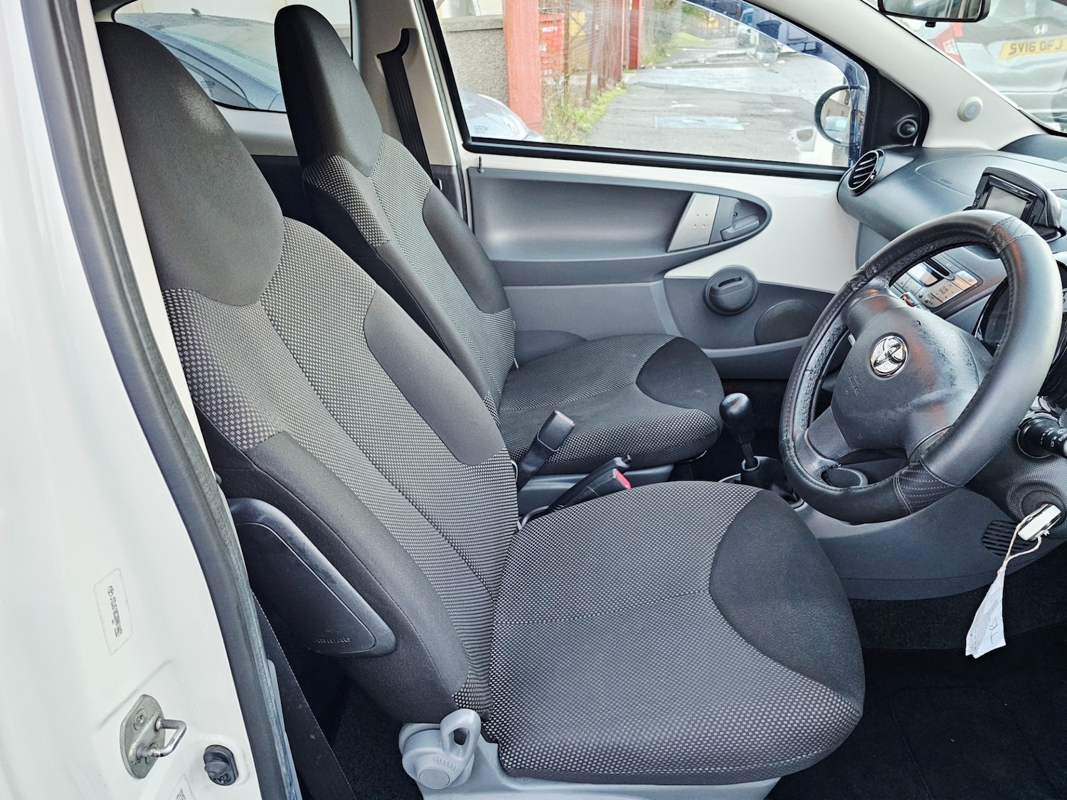 Used Toyota AYGO 2012 for sale - 77917234: Photo 9