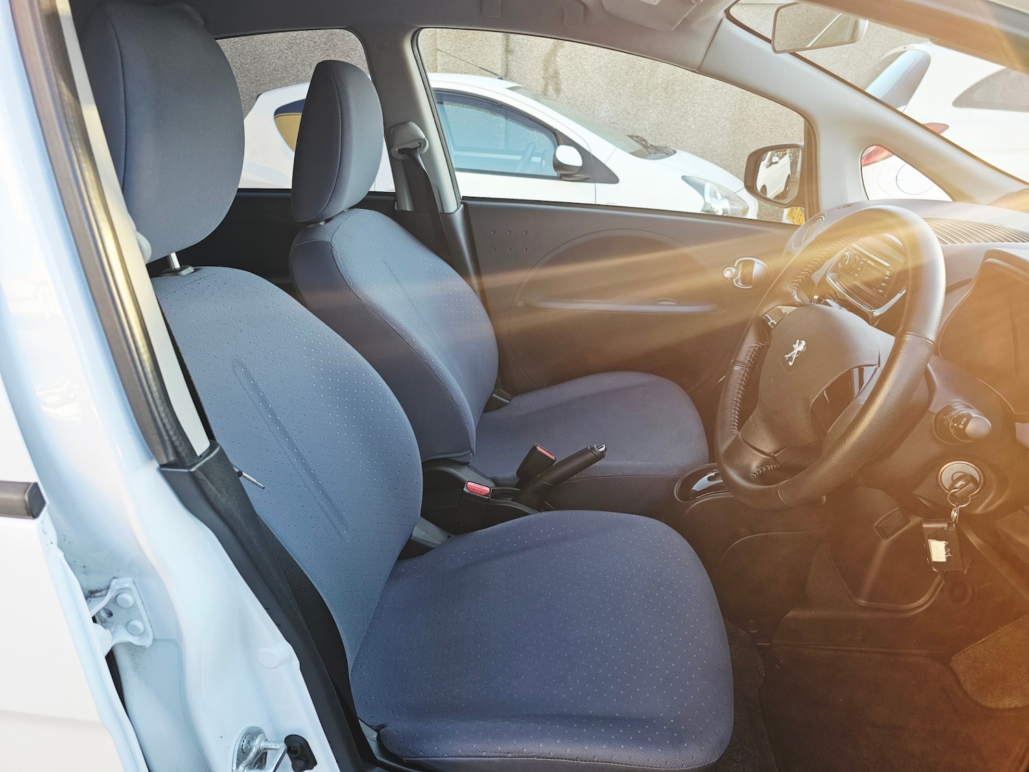 Used Peugeot iOn 2016 for sale - 76919902: Photo 9