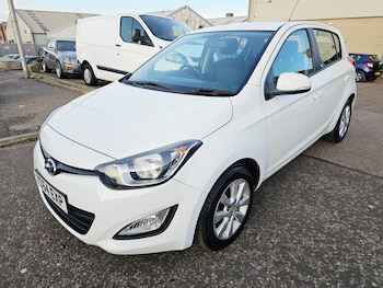 Used Hyundai i20 2014 for sale - 77556791: Photo