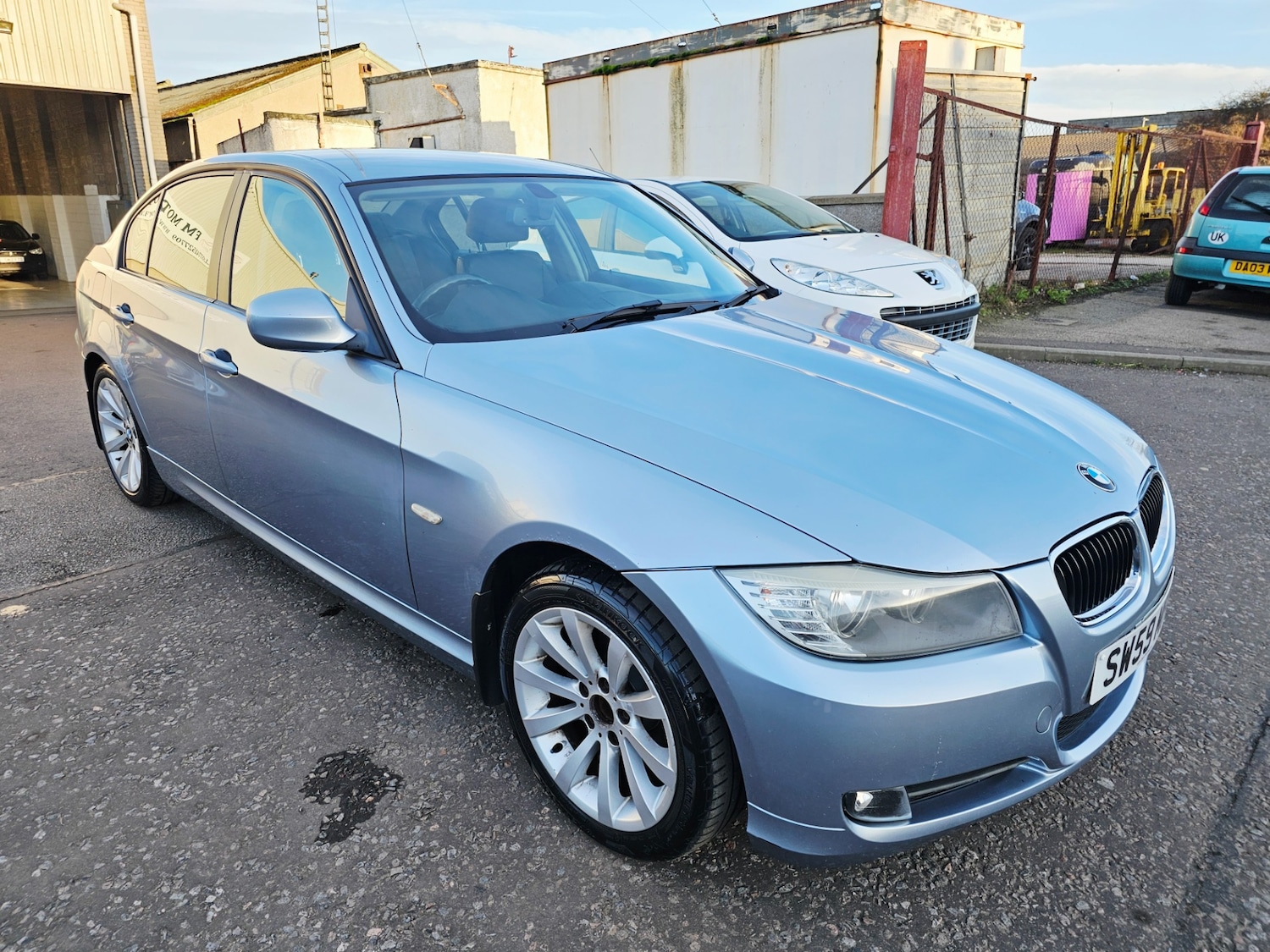 Used BMW 3 Series 2009 for sale - 77716503: Photo 2