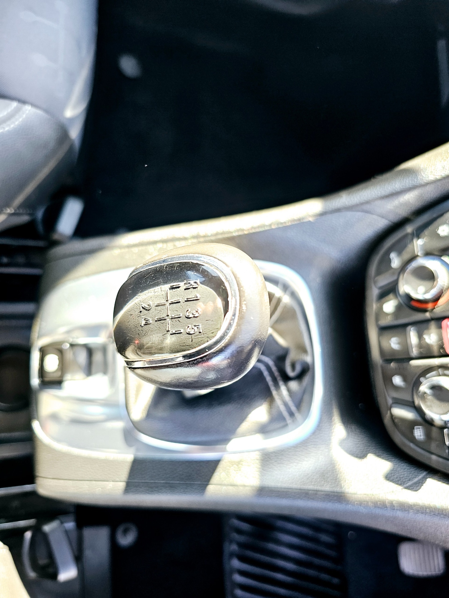 Used Vauxhall Meriva 2016 for sale - 76381964: Photo 9