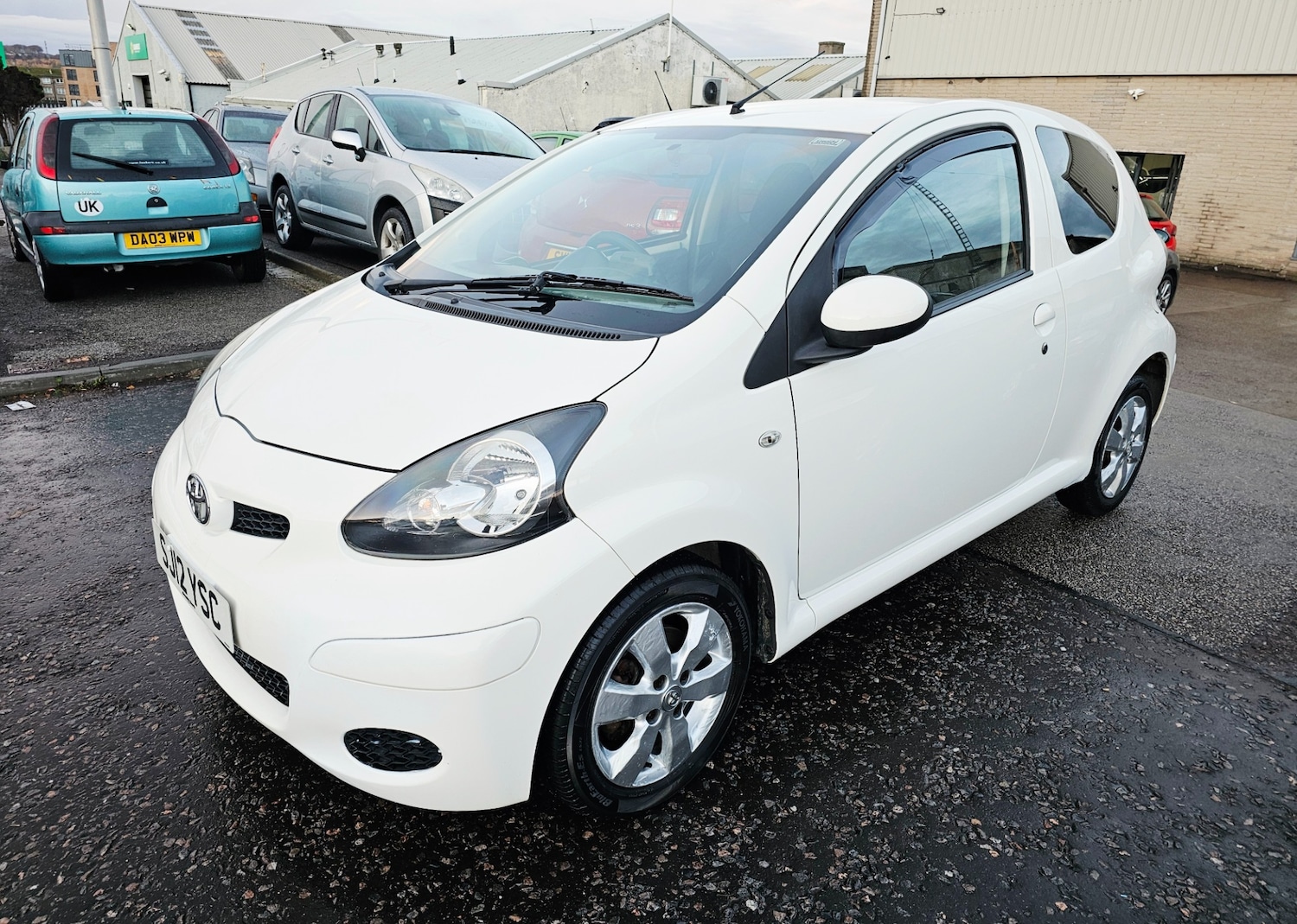 Used Toyota AYGO 2012 for sale - 77760893: Photo 2